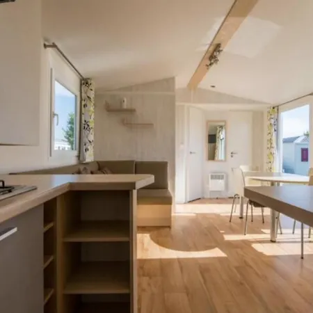 Cosy Cottage Near The Beach In A Holiday Park *