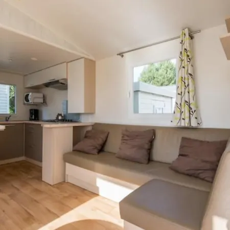 Cosy Cottage Near The Beach In A Holiday Park