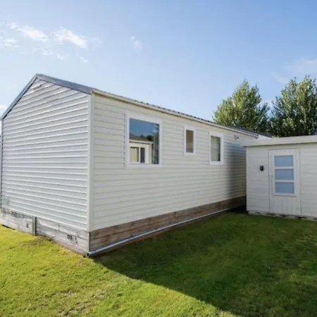 Cosy Cottage Near The Beach In A Holiday Park *
